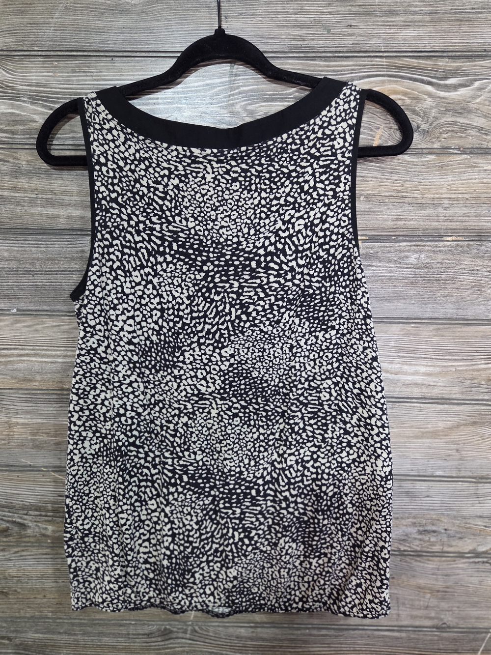 LOFT Sleeveless Black & Ivory Printed Blouse Tank Top Size Medium - Picture 3 of 5